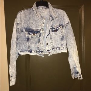 Cropped denim jacket